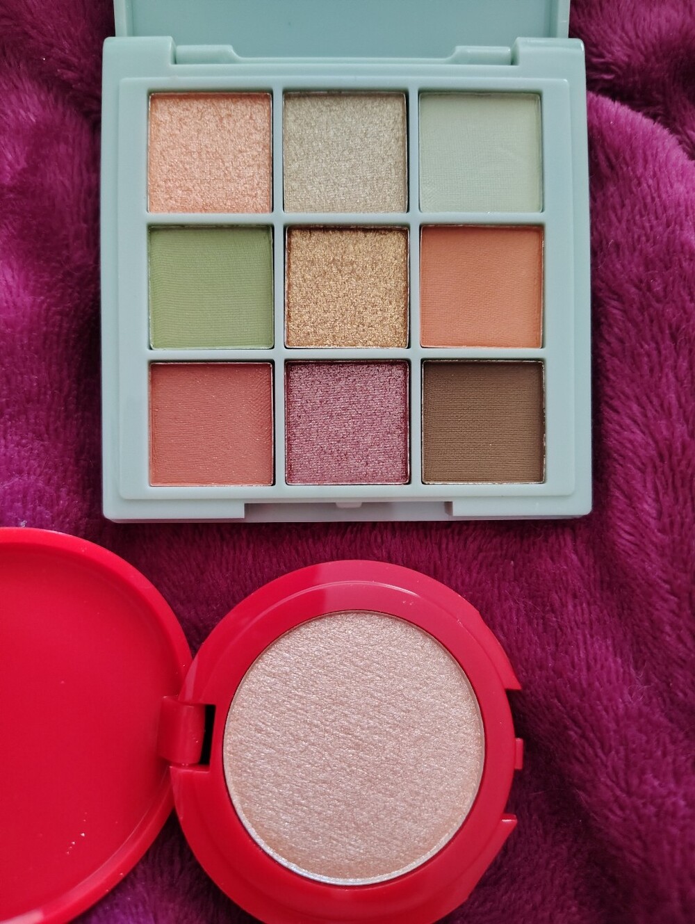 Brand New 9 Pan Eyeshadow Palette And Single Sparkly Silver White Highlighter